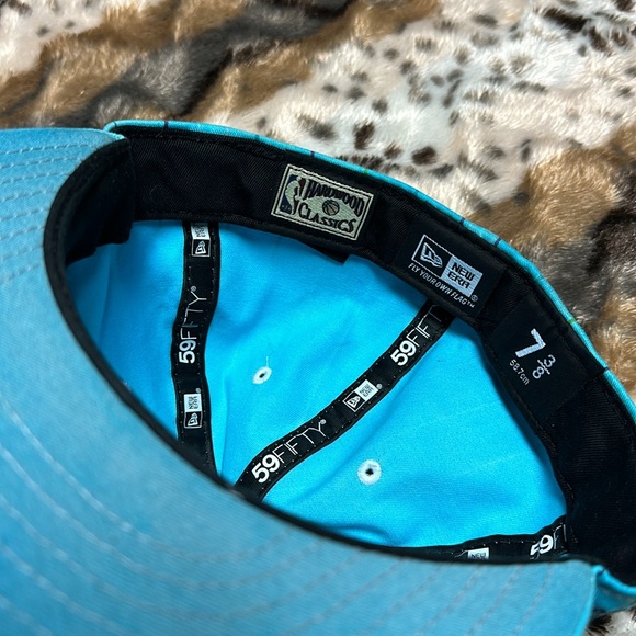 Charlotte Hornets Basketball Hat Fitted 7 3/8 Men’s - Picture 5 of 6